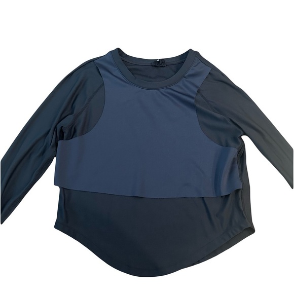 THE UPSIDE Bruce Small Crop Top Carbon Size 8 Navy and Black Long Sleeve Top - Picture 2 of 6